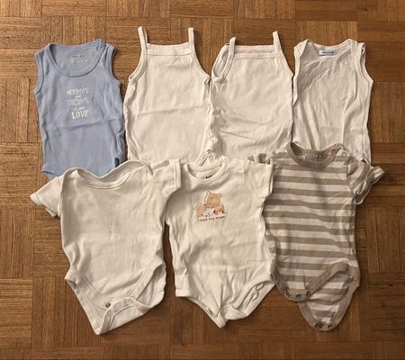Babykleiderpaket Neugeborene Gr. 50/56 👶🤍 7 Bodys