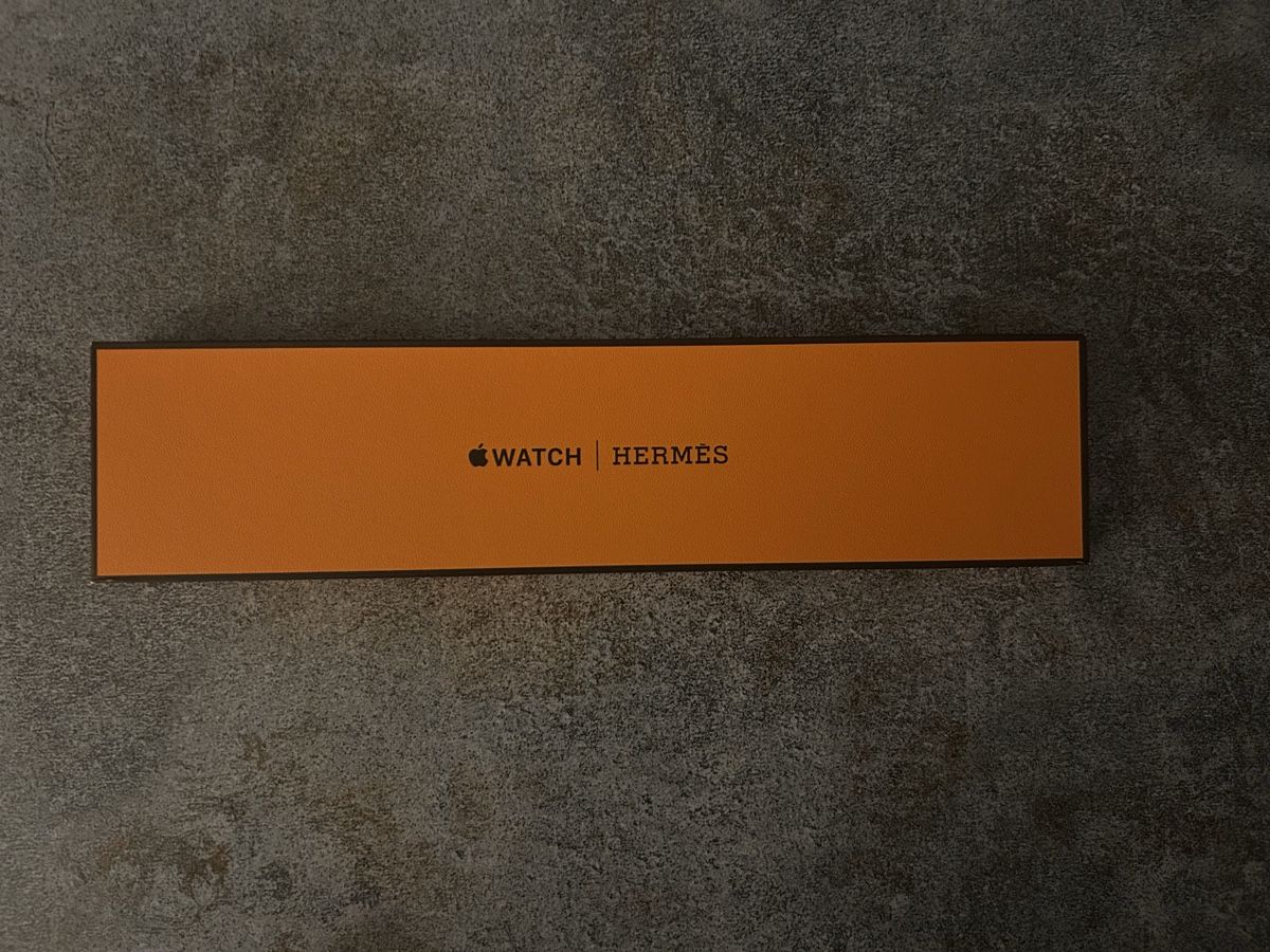 Hermès Orologi: Apple Watch Hermès Band Leather – Nuovo e nell'imballaggio originale da Zürich venduto da lot_hct9