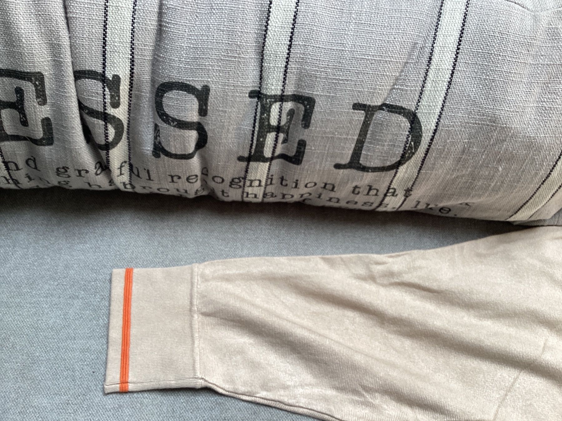 Comma Maglioni & Felpe: COMMA Damen Pullover beige / orange Grösse 38 super Zustand – Usato da Homberg b. Thun venduto da Homata 6
