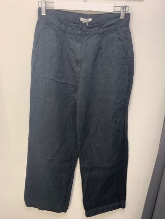 Dunkelblaue Damen Leinenhose von der Marke KCA
