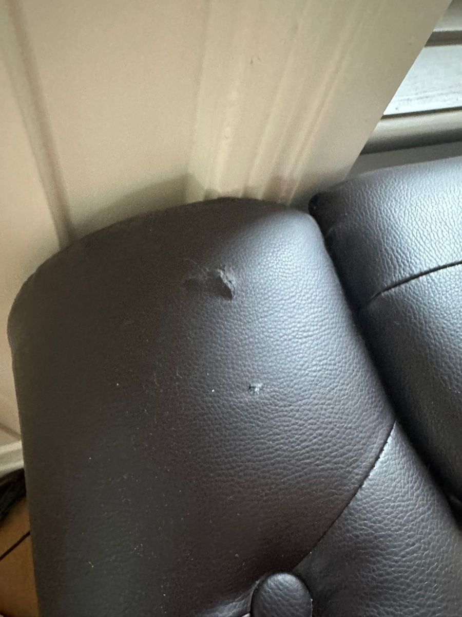 Sofas: Chesterfield Sofa - Kunstleder 3-Sitzer gebraucht – Gebraucht aus St. Gallen von cha_gk52 6