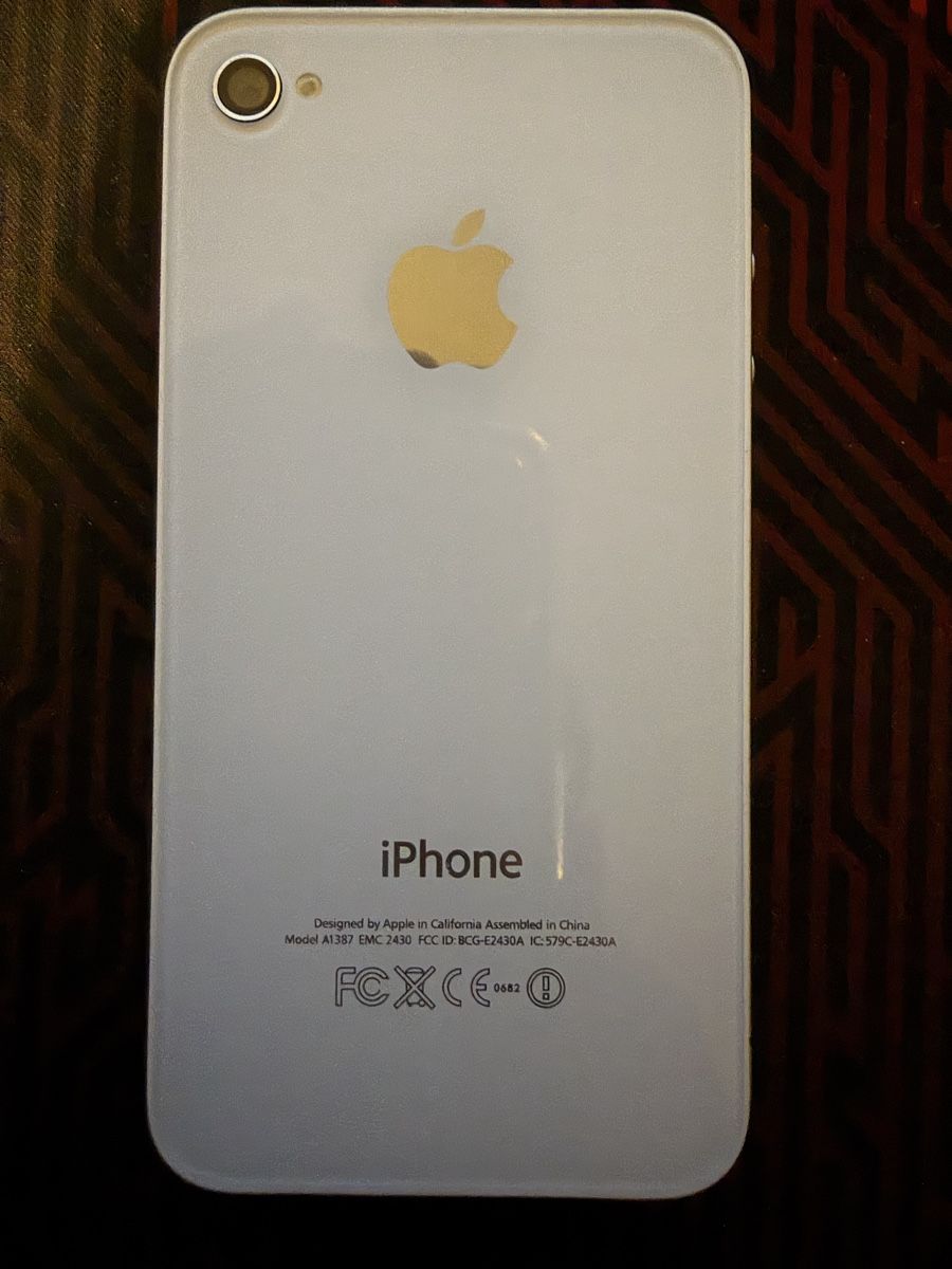 Apple Telefoni cellulari / Smartphones: iPhone 4S blanc 16GB complet avec boite – Usato da Develier venduto da CrYsls 1