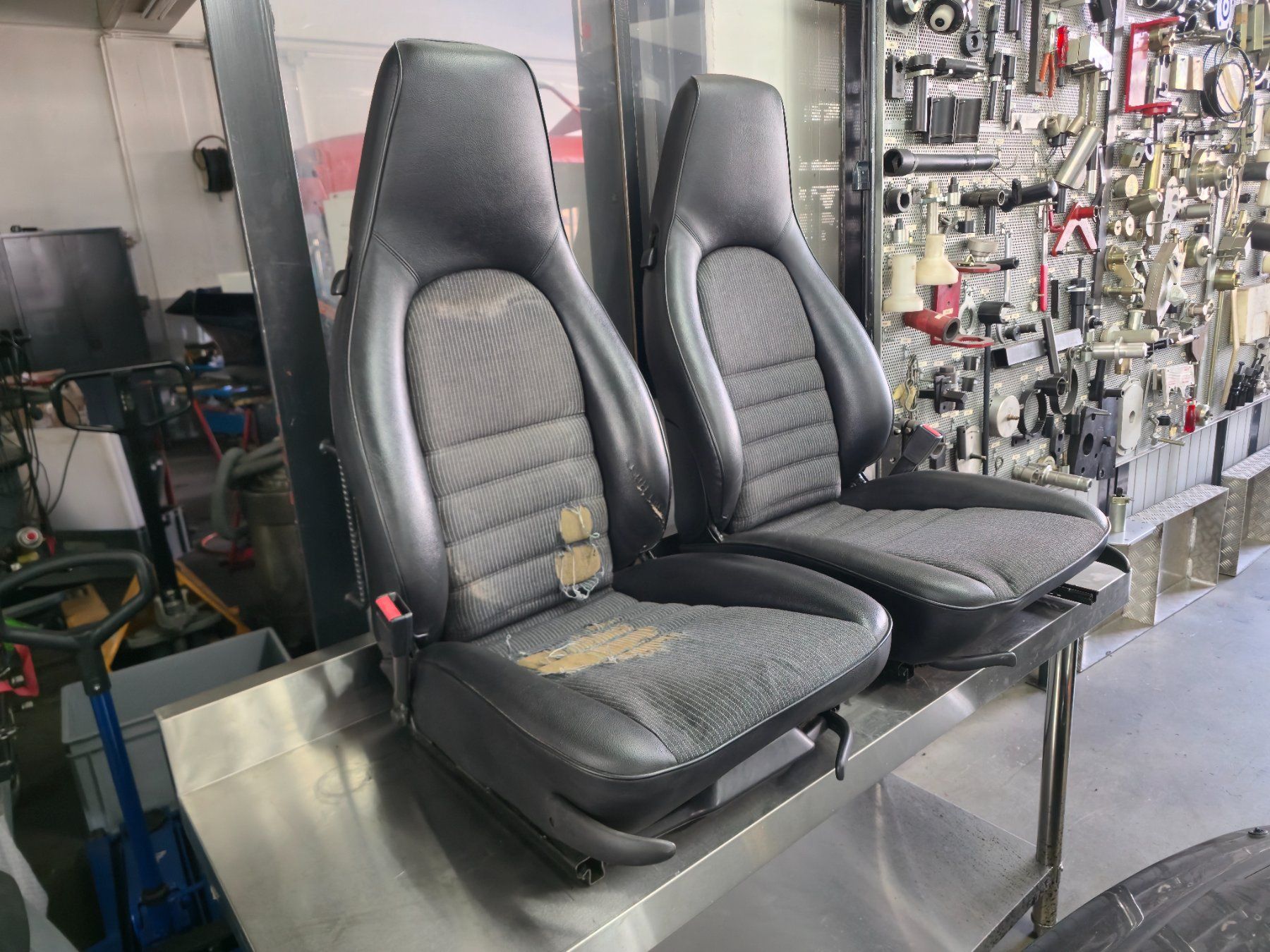 Porsche Tutti pezzi di ricambio auto: 911 Sitze 964 / 930 – Usato da Rapperswil SG venduto da Supersale01