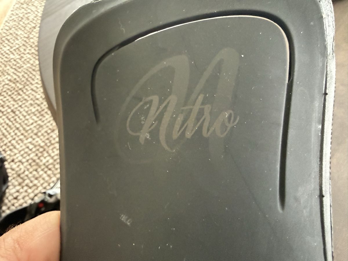 Snowboard Nitro Attacchi: Snowboard - Bindung Nitro Poison Grösse M bis Schuhgrösse 42 – Usato da Alpnach Dorf venduto da mctaxi 2