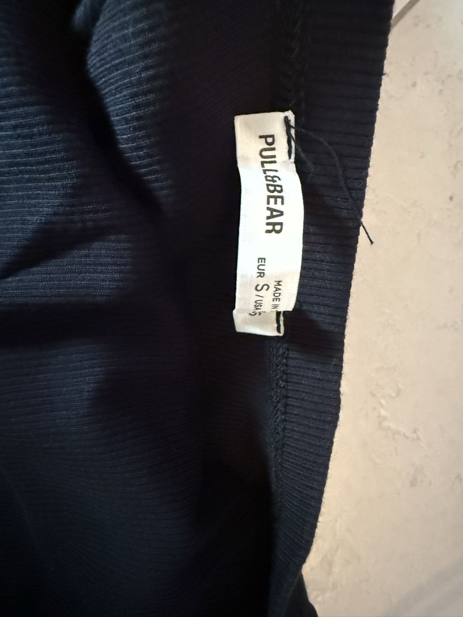 Top: Pull&Bear Basic Top schwarz Gr. S – Nuovo (secondo la descrizione) da Kreuzlingen venduto da sop_kxw5 2