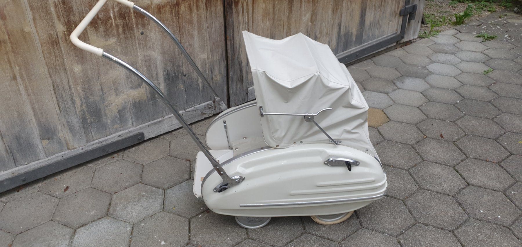 Carrozzine: Helvetia Kinderwagen – Usato da Flawil venduto da Naphtali