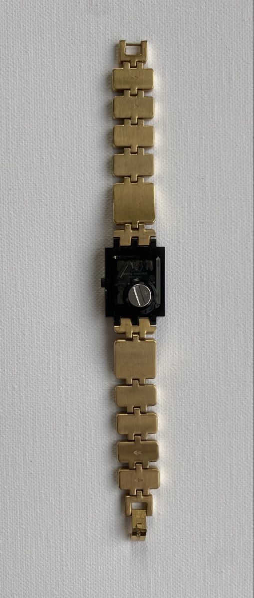 Swatch Uhren: Swatch schwarz/gold - #711 – Gebraucht aus Dübendorf von Montclair 1