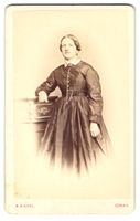 Fotografie R. Riedel, Zürich, Dame im g