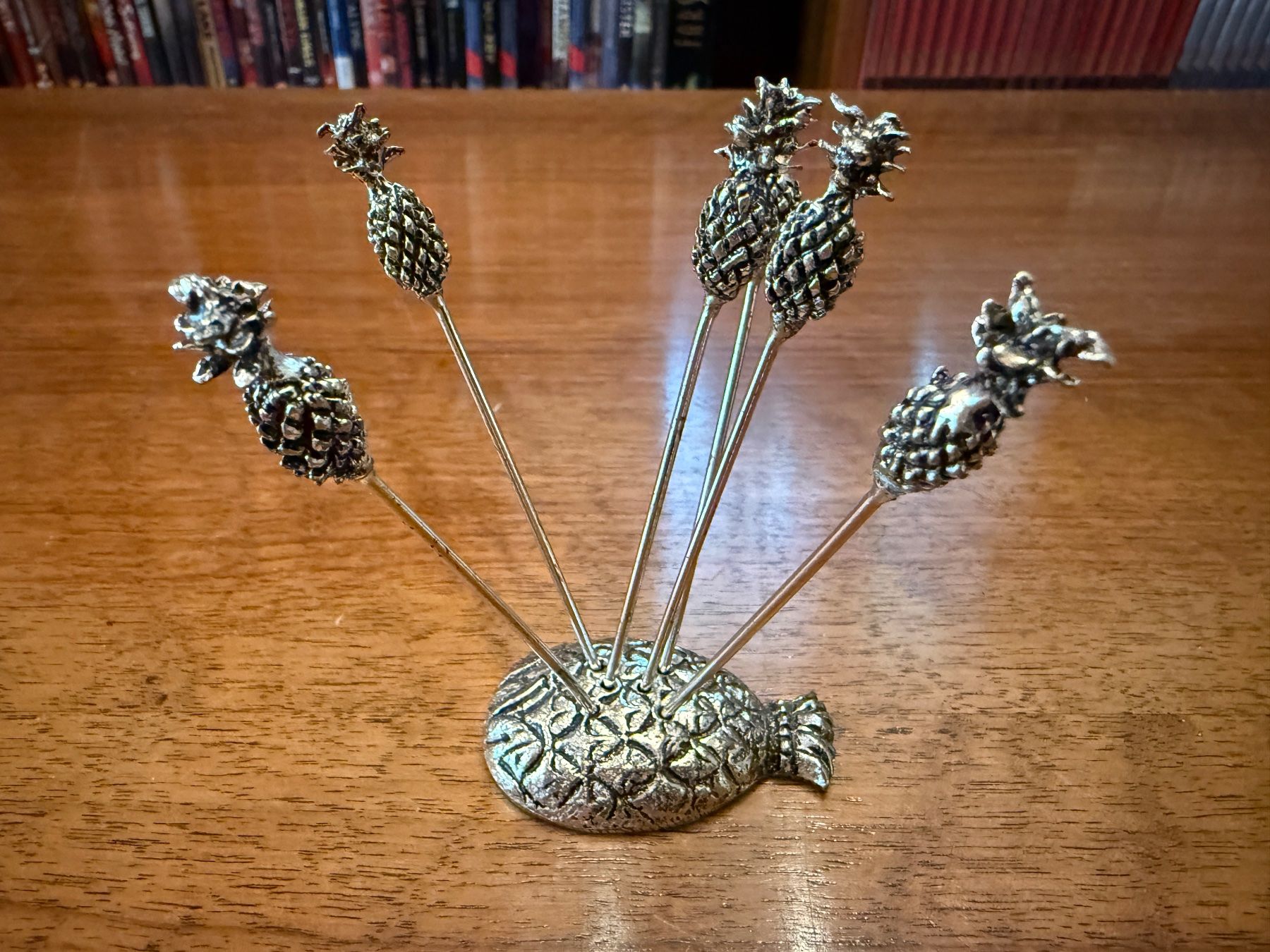 Set di posate: Ananas-Spiessli Set mit Halter – Usato da Erstfeld venduto da Uhu1980