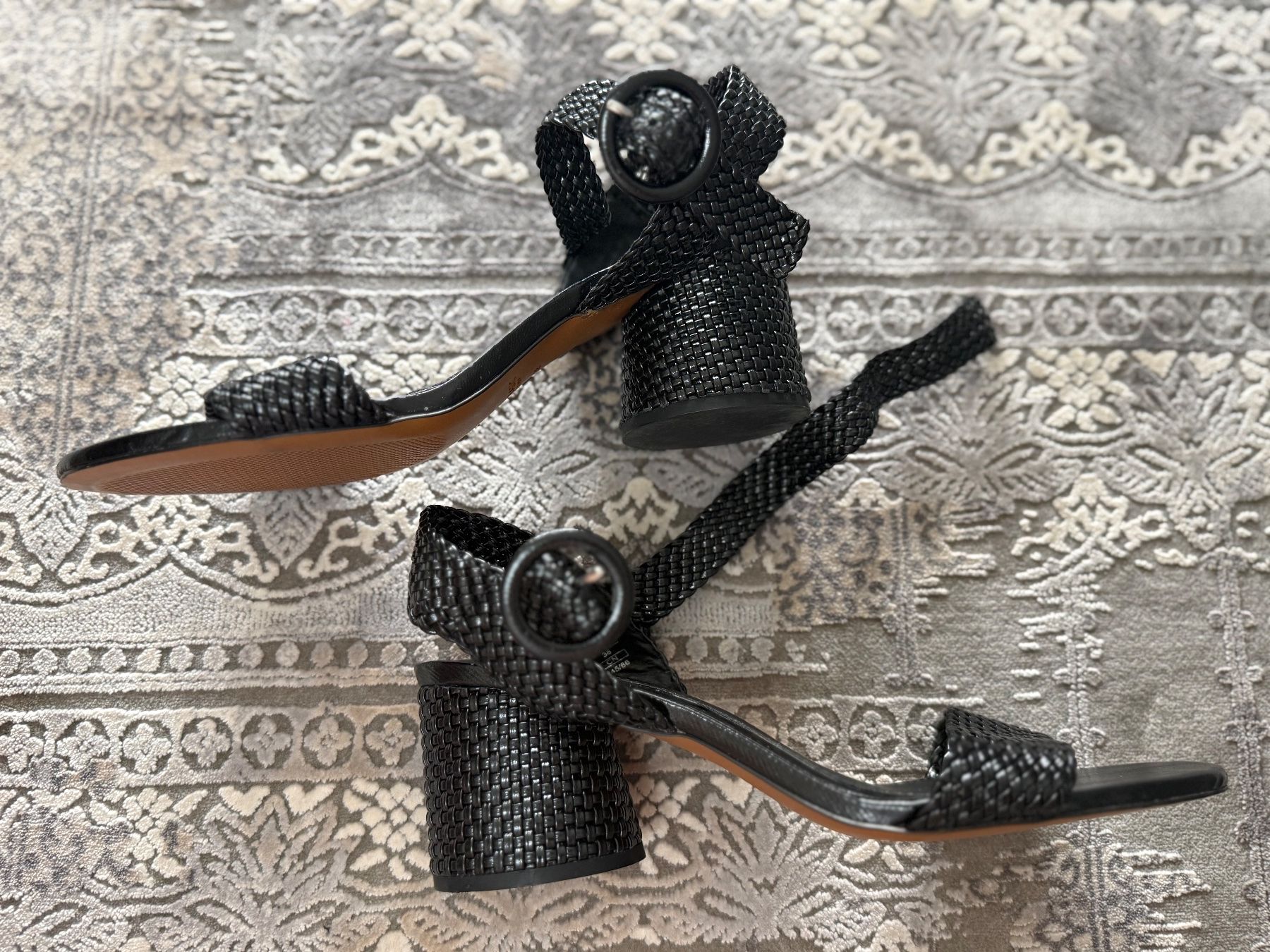 Zara Scarpe da donna: Sandalen Zara Gr. 38 – Usato da Uetikon am See venduto da Fraufox1 1