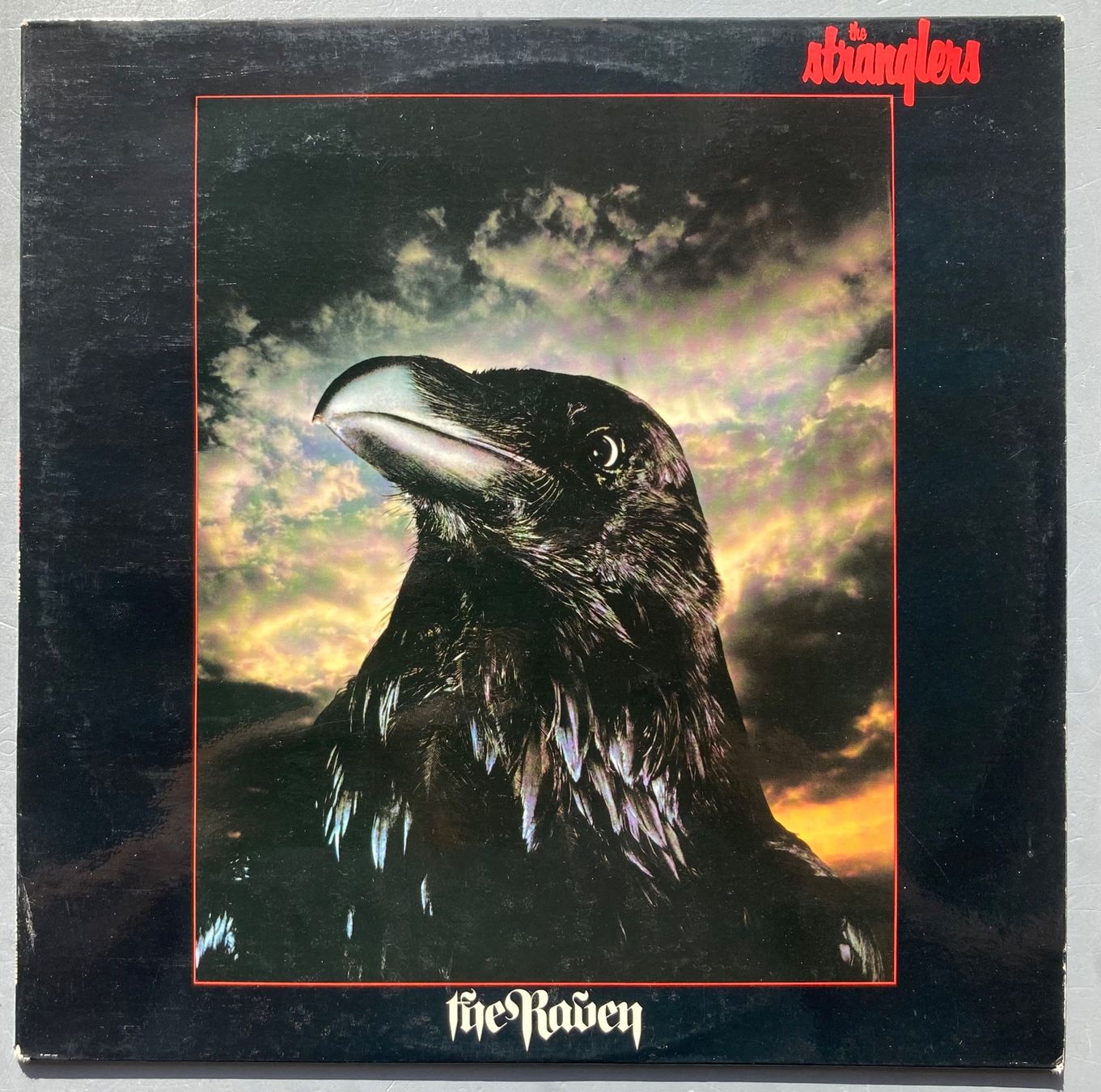 Vinyles: THE STRANGLERS - THE RAVEN – D'occasion à Poliez-Pittet par Newtown-Records