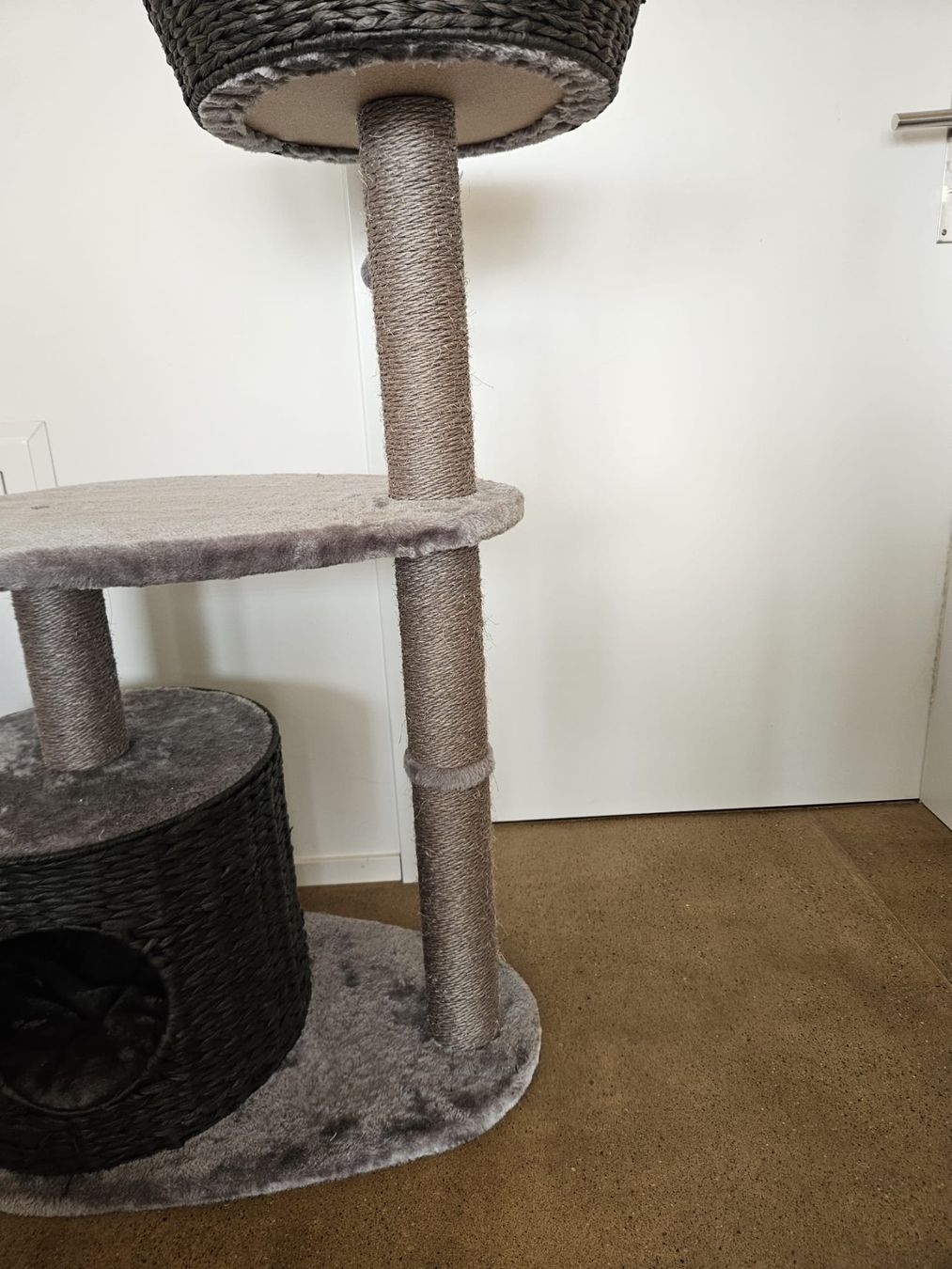 Arbres à chats: Katzenkratzbaum grau 105 cm – D'occasion à Langenthal par nila15 2