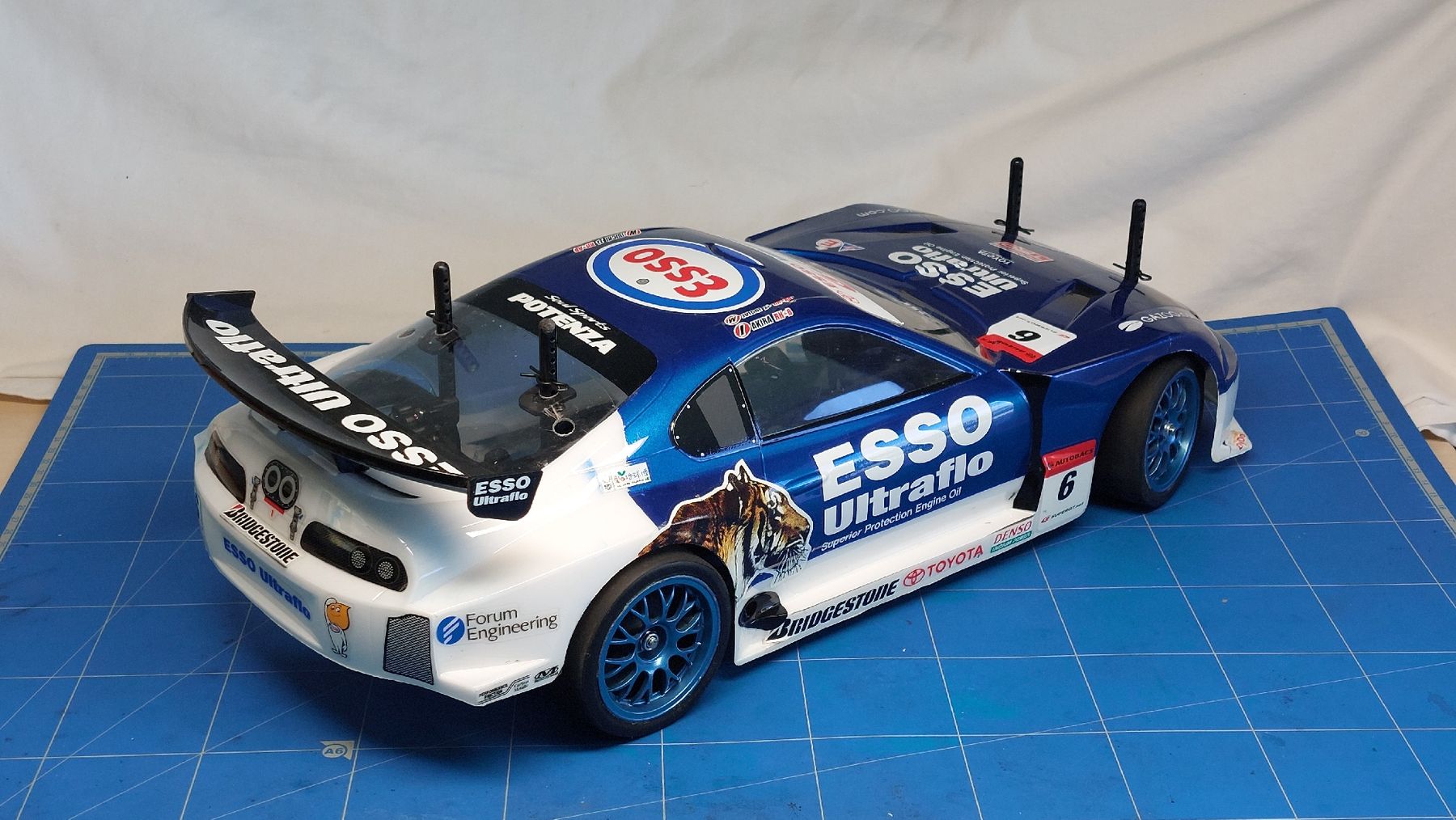 Tamiya RC - Toyota Supra Esso Ultraflo (58358 2005) (Usato) a