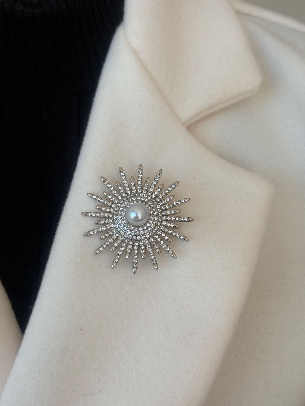 Broschen & Nadeln: Luxus Elegante  Brosche Farbe: Silber – Neu (gemäss Beschreibung) aus Biel-Bienne von Roserosse13 1
