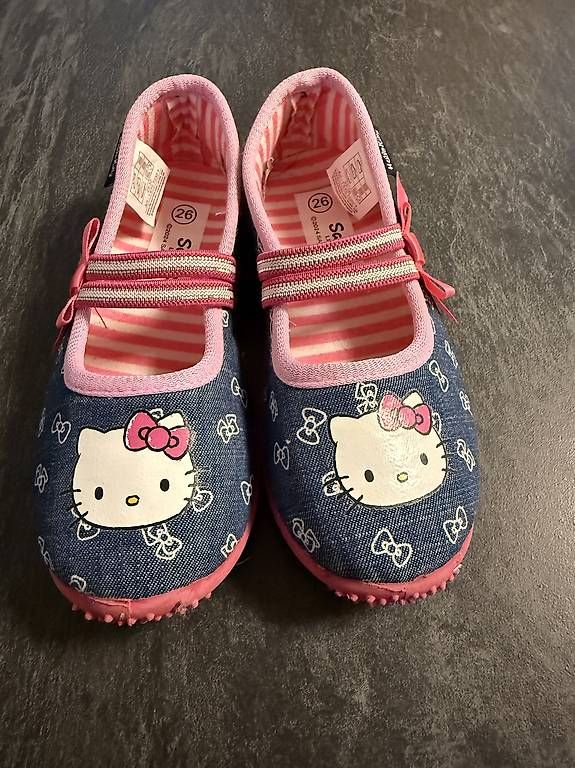 Schuhe für Mädchen: Mädchen Hausschuhe Gr 26 – Gebraucht aus Rupperswil von Dexaner59 1