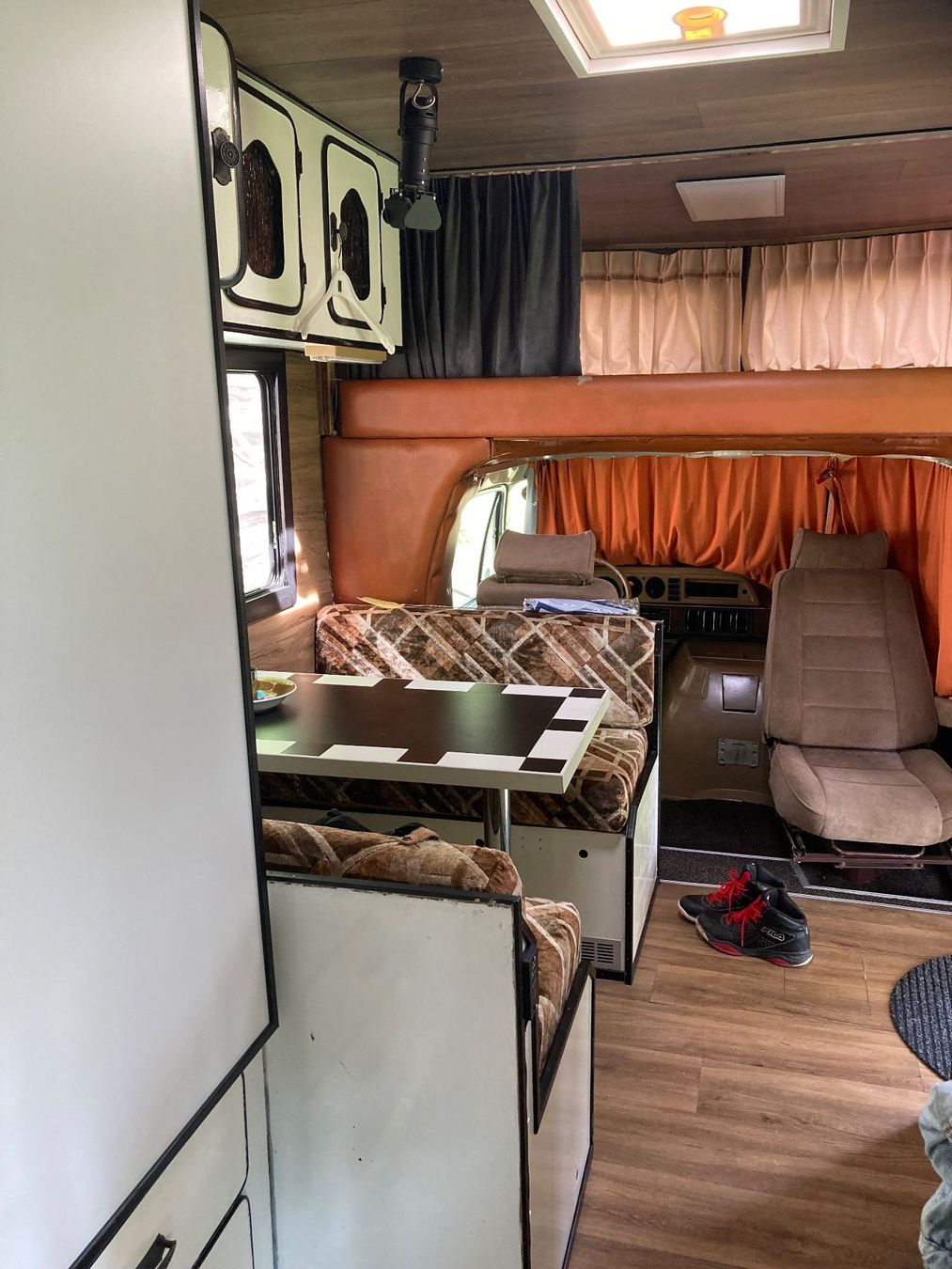 Dodge Camping Fahrzeuge: Camper US Dodge Cobra 1978 – Gebraucht aus Wildegg von  8
