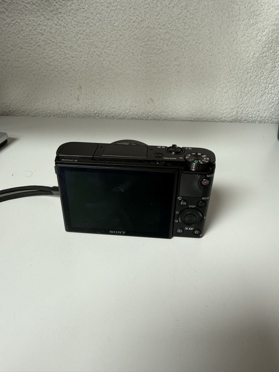 Sony Appareil photo: Sony RX100 iii Kompaktkamera – D'occasion à Hünibach par ren_md9l 2