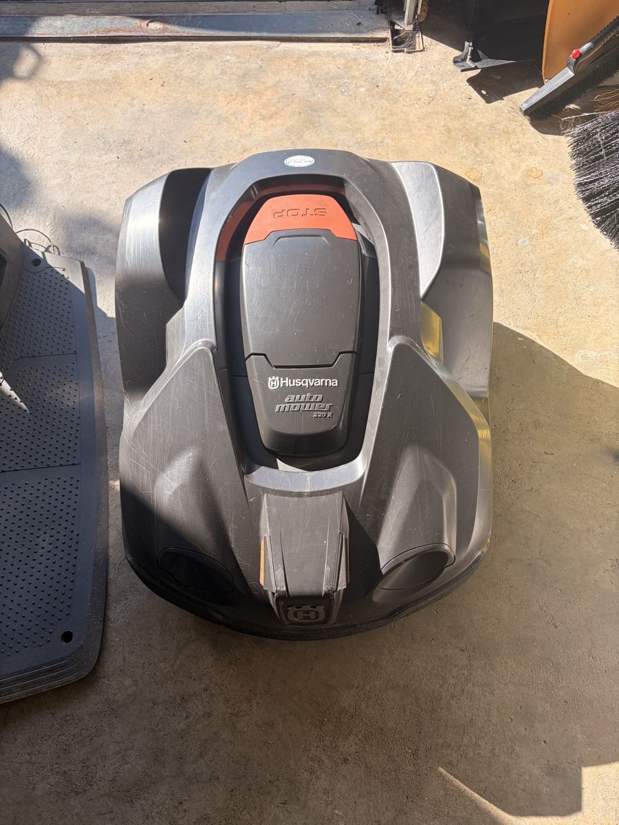 Husqvarna Rasenmäher: Husqvarna automover 330x – Gebraucht aus Niederbipp von scott32