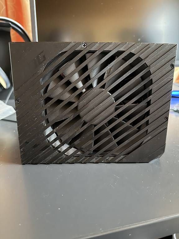 Asus Componenti elettronici: ASUS ROG Thor 1200 Platinum PSU Netzteil – Nuovo (secondo la descrizione) da Bern venduto da Jer__59 1
