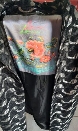 Manteau Desigual hiver, taille 40, avec motifs argentés