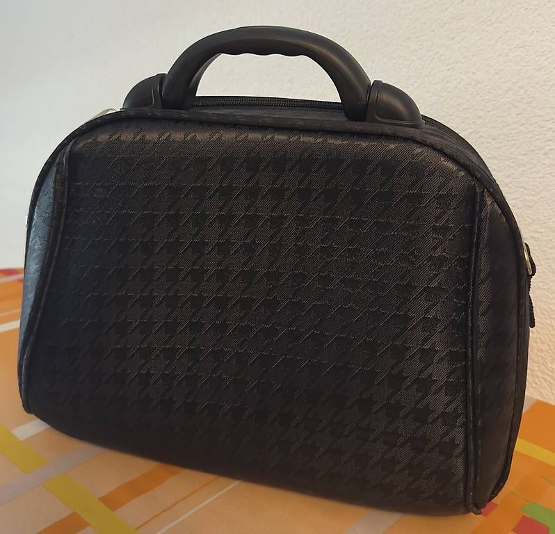 Custodie per cosmetici: Kosmetiktasche Reisetasche – Usato da Rüthi (Rheintal) venduto da ine_98z7 2