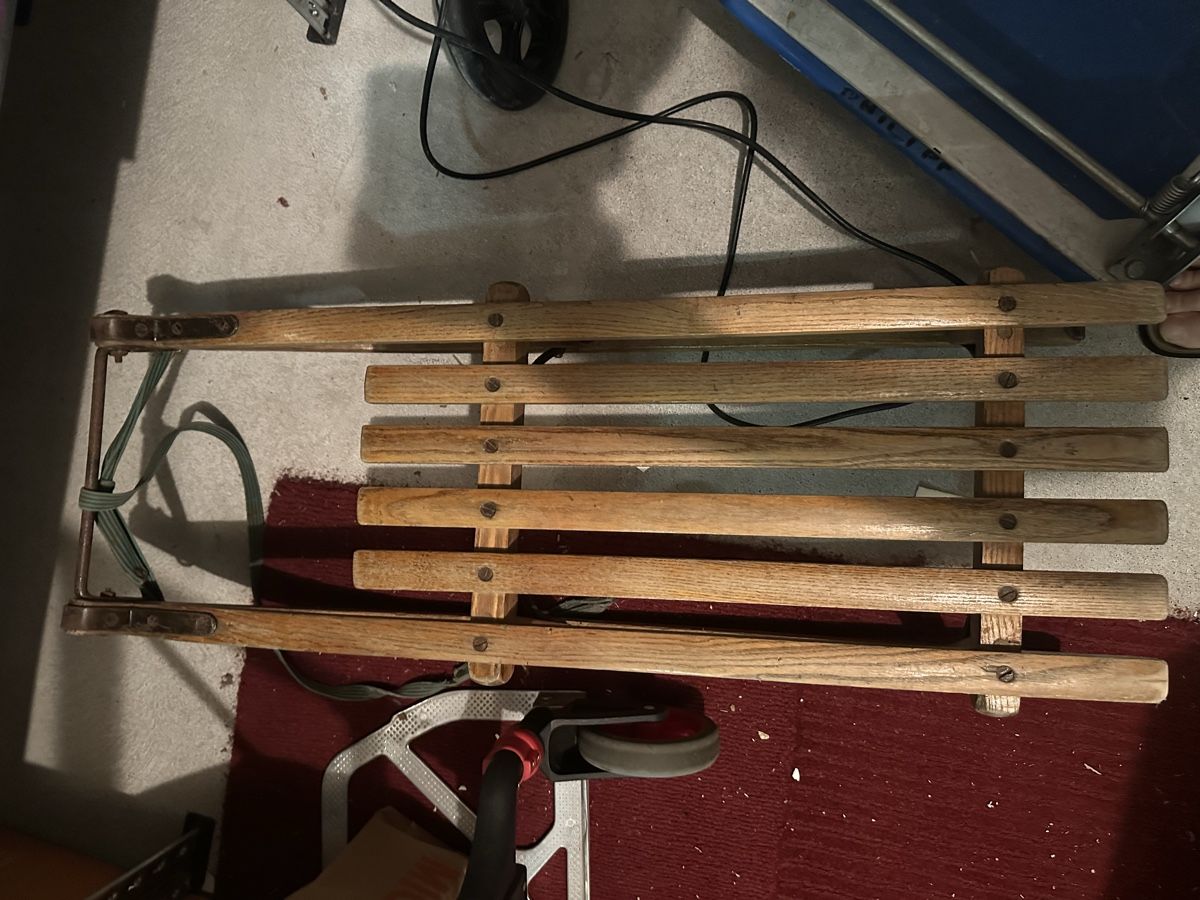 Luge: Holzschlitten alt – D'occasion à Wettingen par Phibras