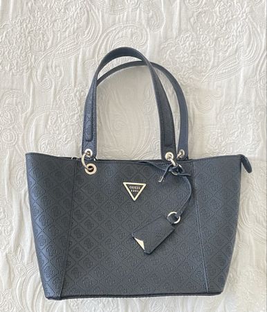 Unbenutzte Guess Handtasche schwarz mit Staubbeutel 