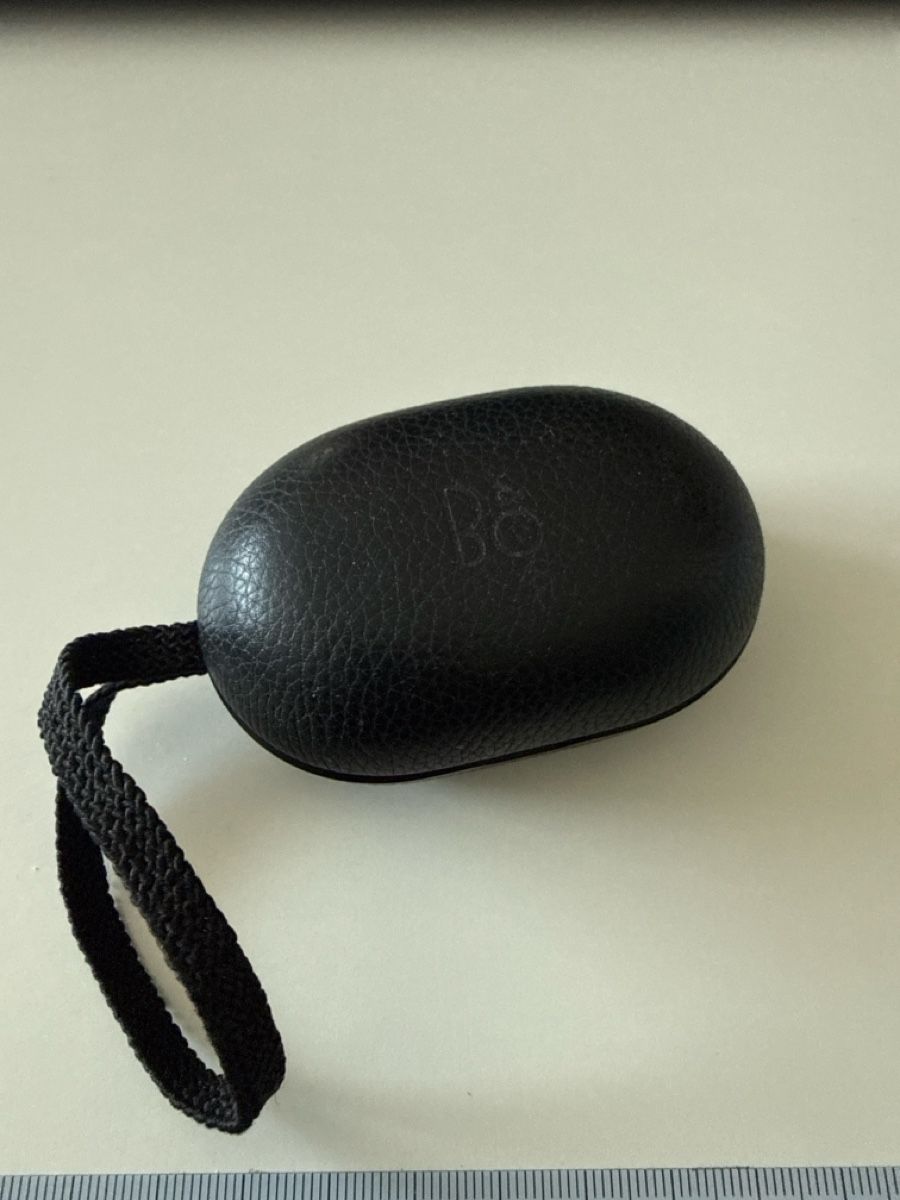 Bang & Olufsen Kopfhörer: B&O Beoplay E8 Earbuds with Charging Case Black Used – Gebraucht aus Euthal von patrikmikolaj