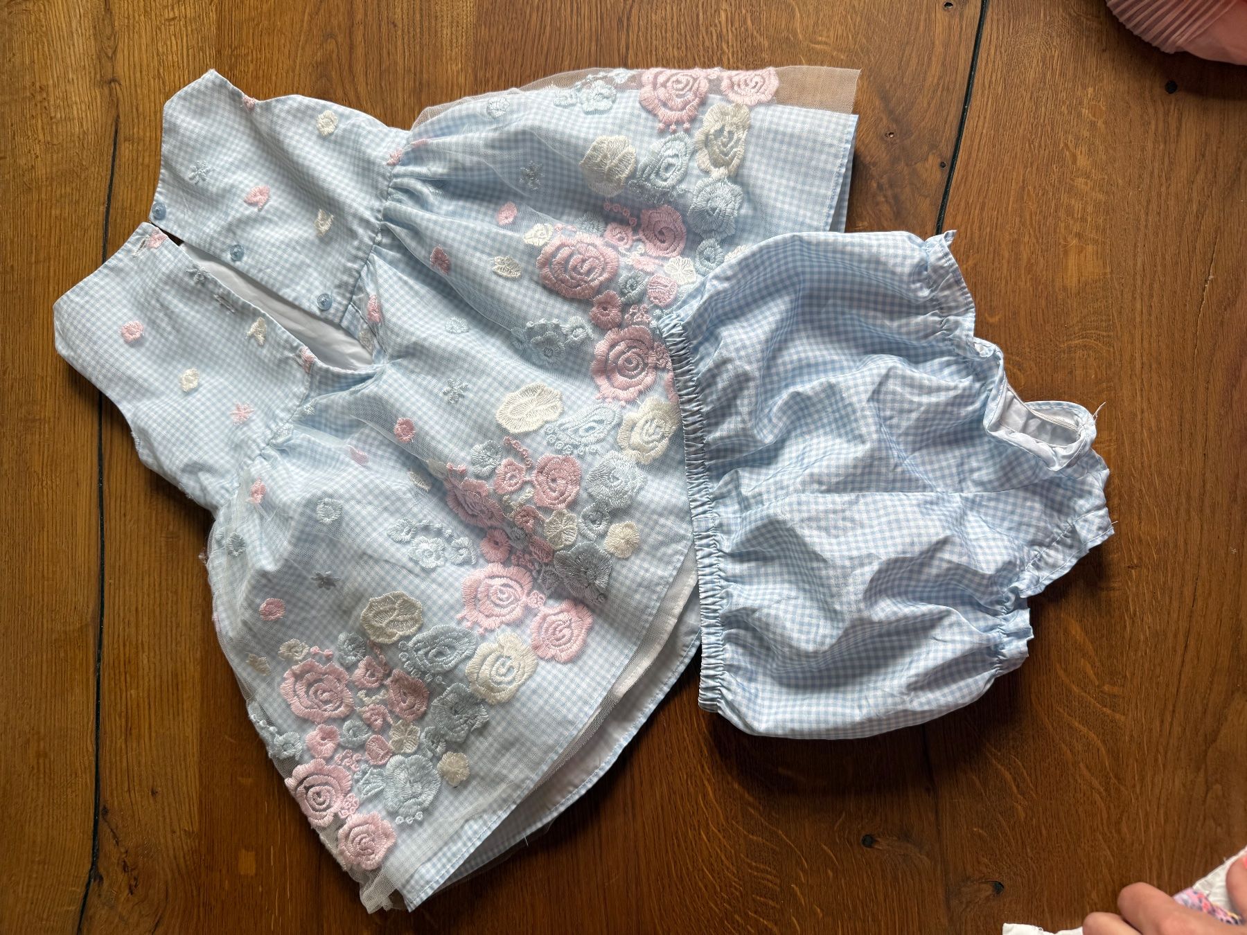 Vestiti & Gonne: Elegantes Mädchen‑Kleid Grösse 92 – Usato da Neerach venduto da Meli_sara 1
