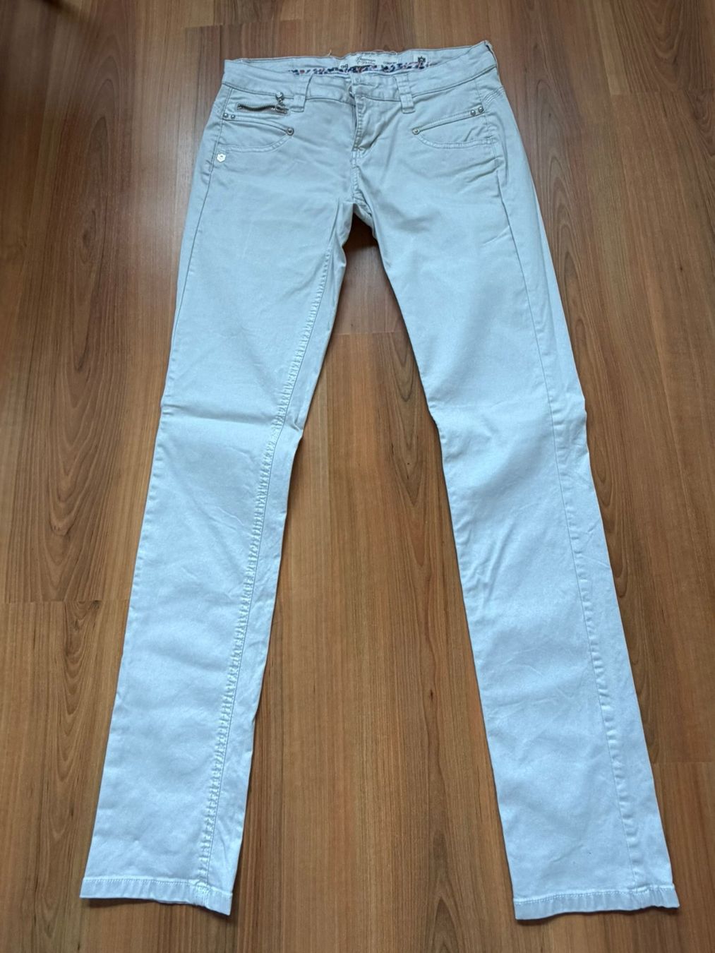Freeman T. Porter Jeans: Freeman T-Porter Alexa, hellgrau – Usato da Burgdorf venduto da Bizeli
