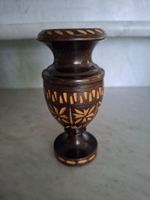 Vase aus holz, klein