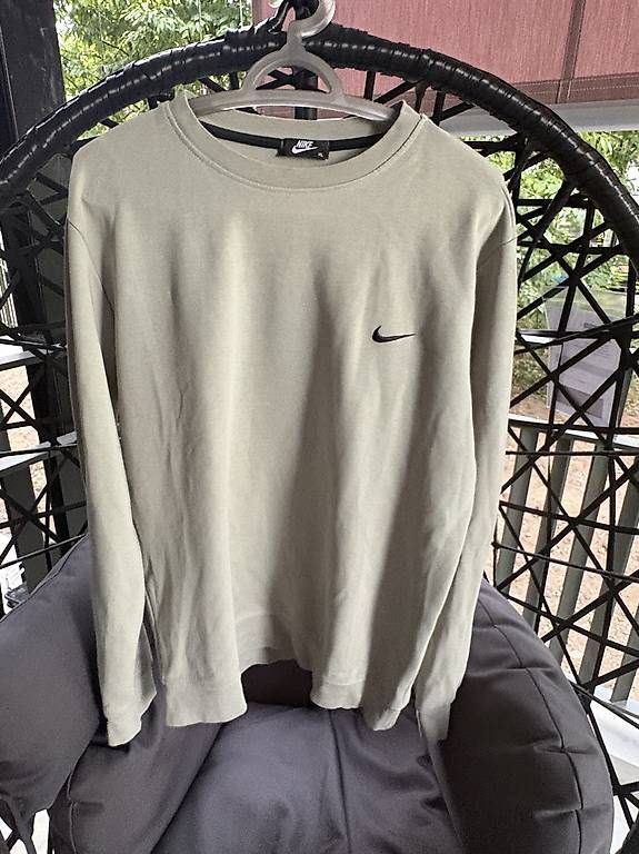 Pullover & Sweatshirts: Nike Pullover – Gebraucht aus Zürich von muz_2sy7