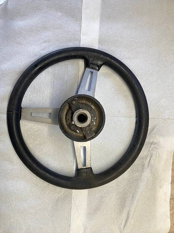 Tutti pezzi di ricambio auto: Audi Oltimer Lenkrad MOMO GT – Usato da Kerns venduto da widderfeld 3
