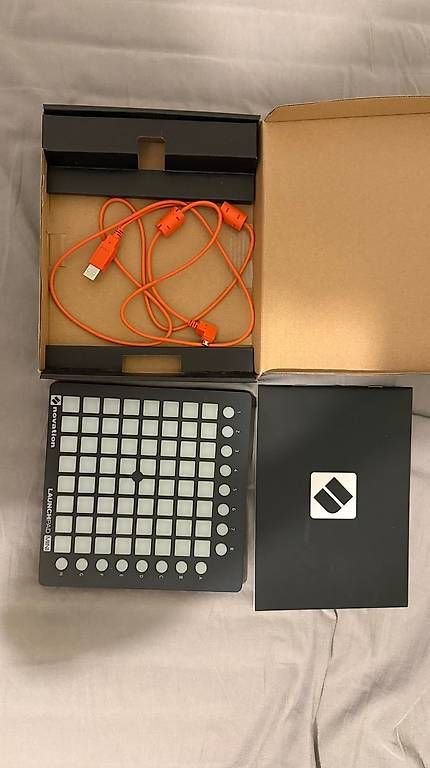 Novation Platines de mixage: Novation Launchpad Mini MK2 - Wie neu – D'occasion à Frauenfeld par phi_7xt8