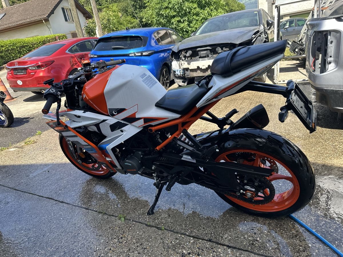 KTM Route: KTM RC 125 – Défectueux à Treycovagnes par Campingcar65 5