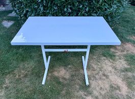 Schaffner Metalltisch | 100 × 65 cm