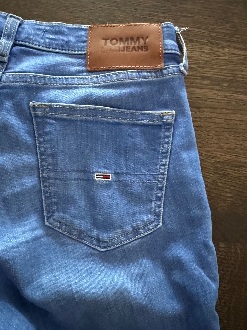 Tommy Hilfiger Jeans: Tommy Jeans – Gebraucht aus Birrwil von LuciLola 3