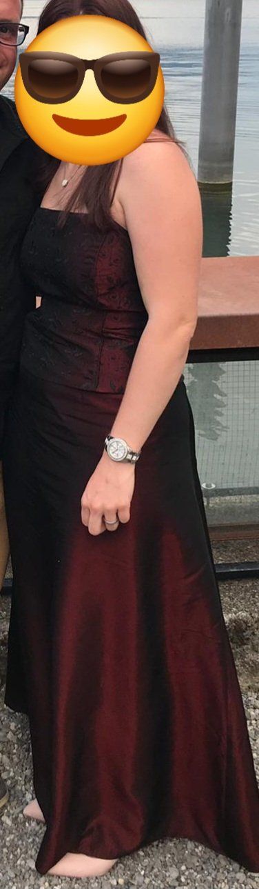 Vestiti: Elegantes Abendkleid, bordeauxrot, Grösse 38/M – Usato da Beinwil (Freiamt) venduto da SchoggiW