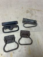 4 alte Möbelgriffe aus Metall