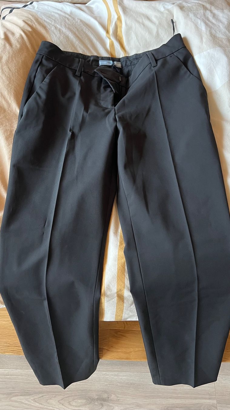 Prada Pantaloni: Neue Prada Hosen - Free shipping – Nuovo (secondo la descrizione) da Ringgenberg BE venduto da kat_n5w8 5