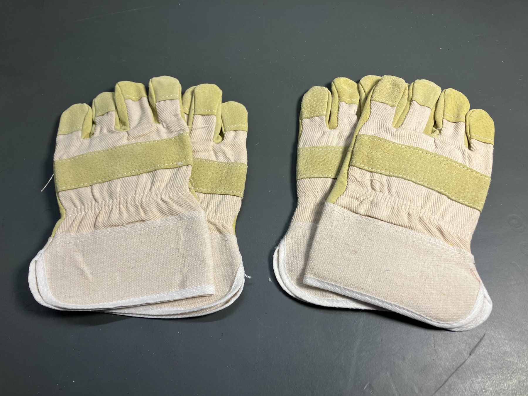 Gants & mitaines : 2 Paar Arbeitshandschuhe Gr. 9/ L NEU ab 1.- – Neuf (Voir description) à Lichtensteig par Buy24International