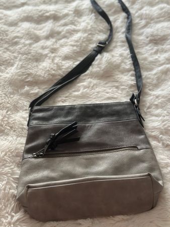 Tom Tailor Handtasche Umhängetasche Grau Top Zustand!