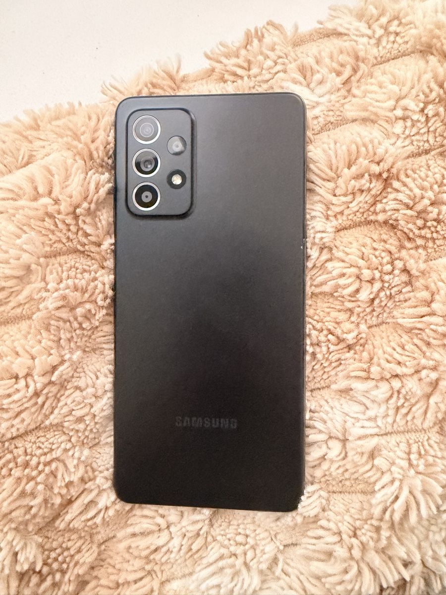 Samsung Telefoni cellulari / Smartphones: Samsung A52 128 gb Schwarz – Nuovo (secondo la descrizione) da Buchs AG venduto da mel_9p8r