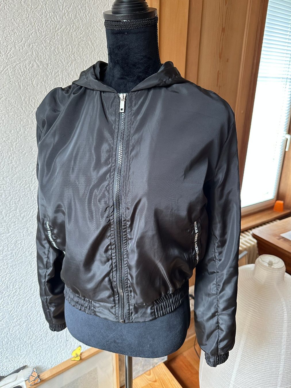 Giacche: Leichte Jacke Windbreaker Trainerjacke S – Nuovo (secondo la descrizione) da Gümmenen venduto da FelizitasHermann 3
