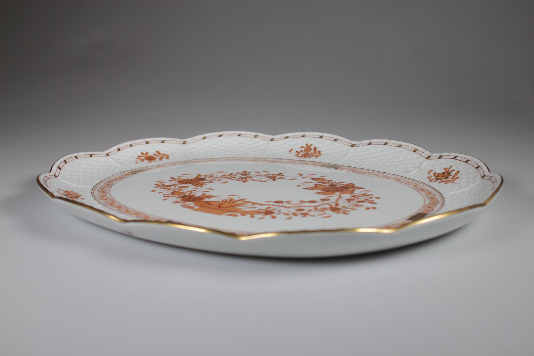 Herend Piatti di portata: Große Herend Servierplatte Handbemalt 32cm Ungarn – Usato da Basel venduto da IRMAundFRED 1