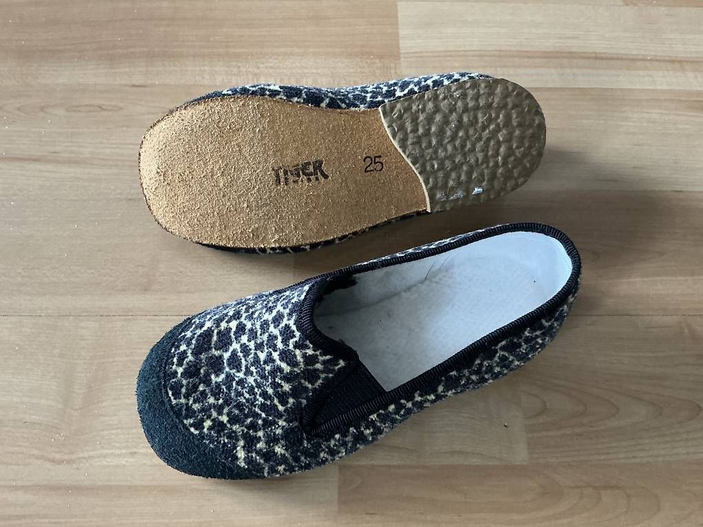 Scarpe per ragazzi: TIGER FINKLI SLIPPER, Grösse: 25 – Usato da Burgdorf venduto da cockroach69