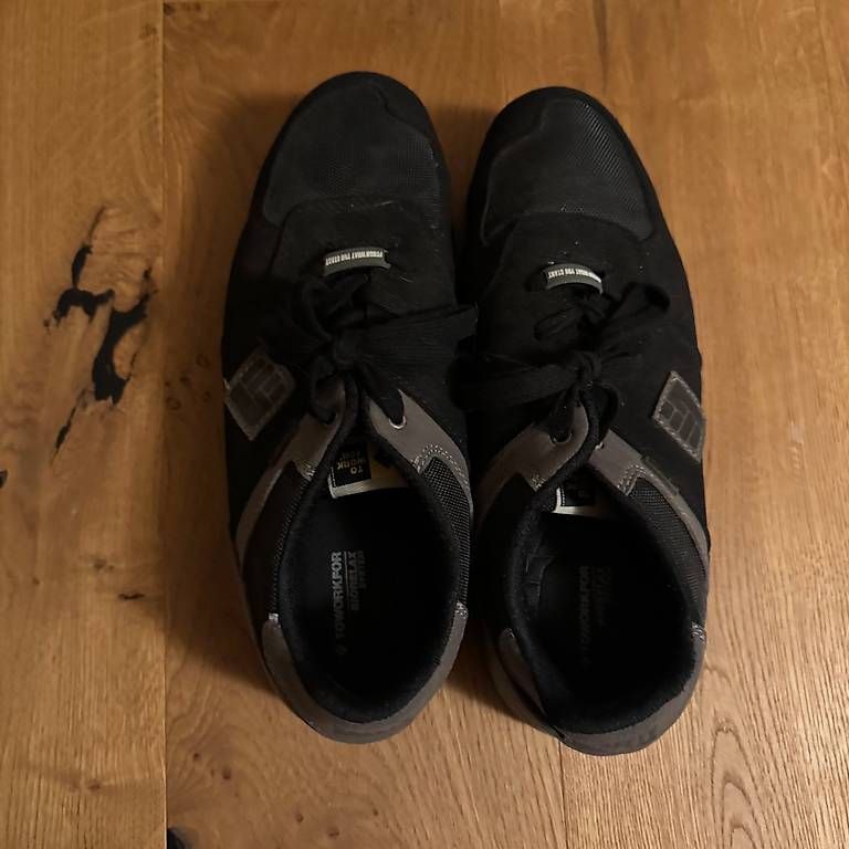 Chaussures hommes: Stahlkappen Schuhe Grösse 45 – Neuf avec emballage d'origine à Rorschacherberg par ZiPlion 1