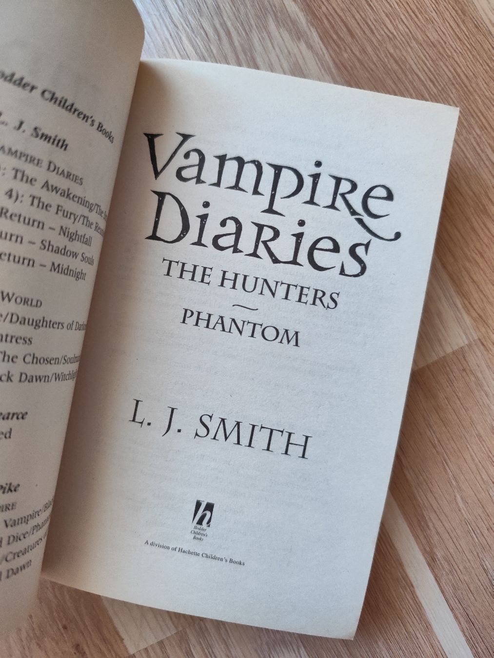 Libri: Vampire Diaries The Hunters Phantom Book L.J. Smith – Usato da Mägenwil venduto da VintageGirly 8