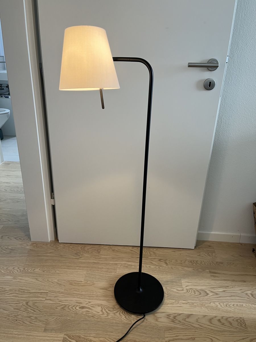 Lampes: Stehlampe dimmbar – Neuf (Voir description) à Zürich par julsetmoules