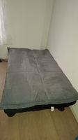 Bett und Sofa in einem